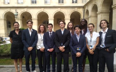 9 élèves du lycée et leur professeur participent à une modélisation des Nations Unis au lycée Henri IV à Paris